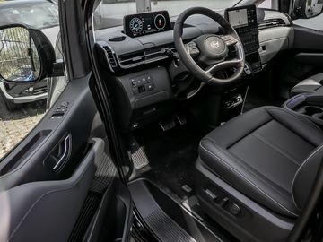 Hyundai Staria Signature Hybrid 2WD 7-Sitzer Park-Paket