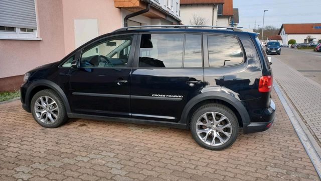 Volkswagen Cross Touran