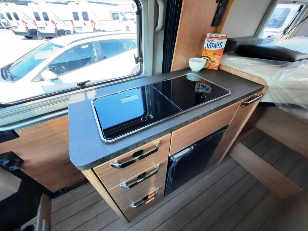 Fahrzeug Übersicht 13 Fahrzeugabbildung Weinsberg CaraBus EDITION FIRE 600 ME Verfüg./Sparen Sie 8