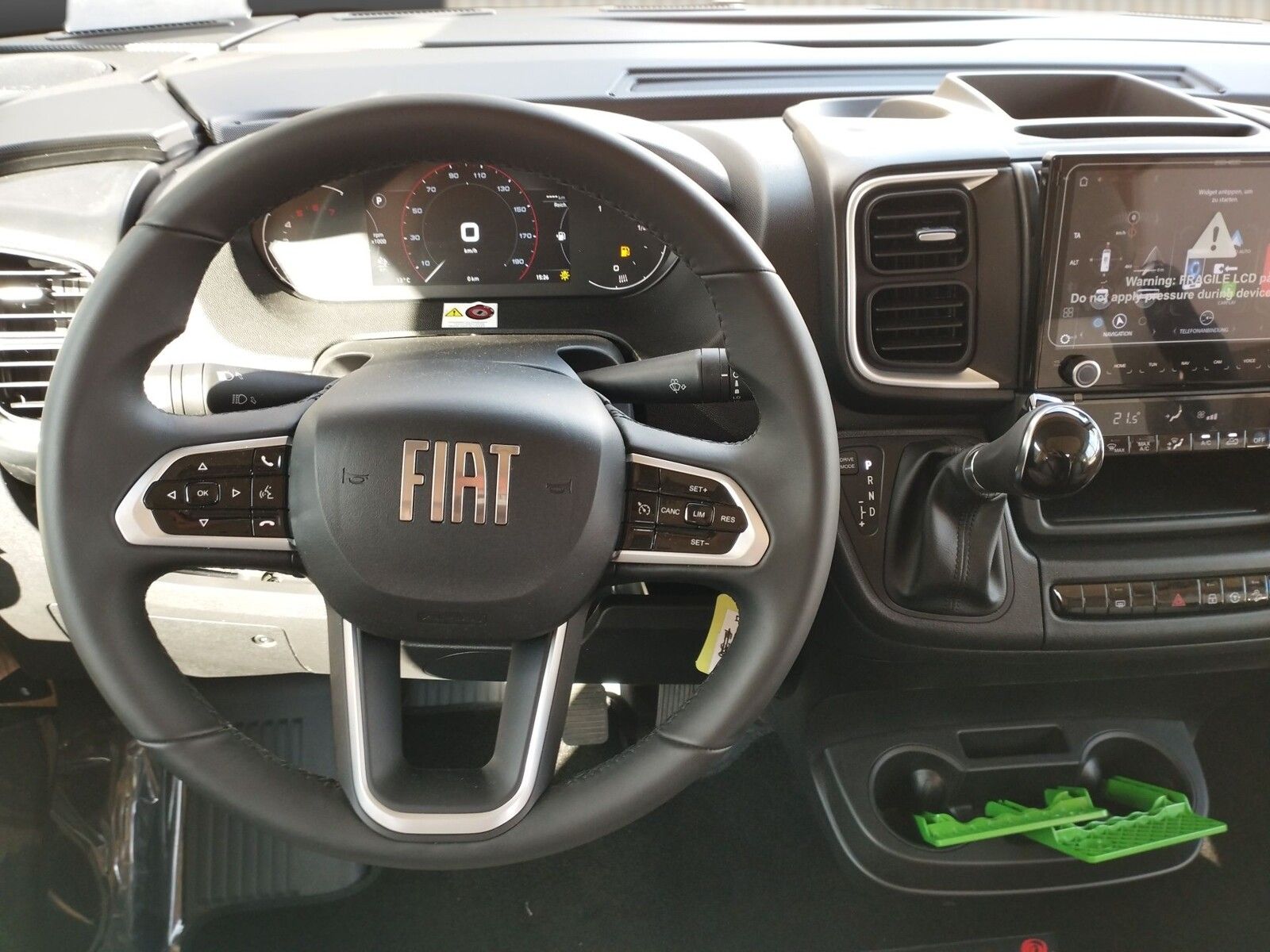 Fahrzeugabbildung Eura Mobil Integra Line IL 720 EB Mondial-Plus-Paket