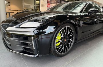 Porsche Panamera - 4
