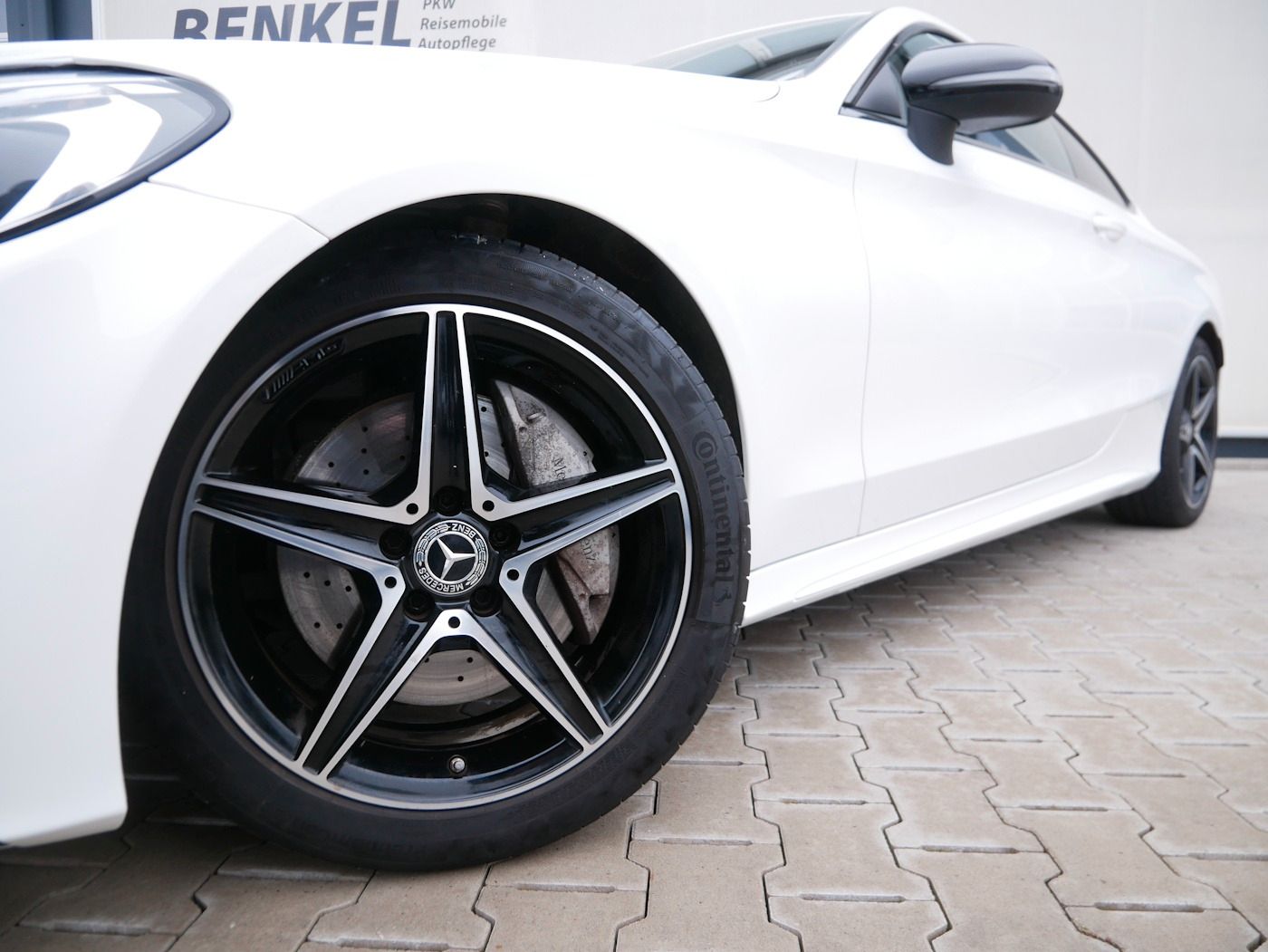 Fahrzeugabbildung Mercedes-Benz C 250 Coupé AMG NIGHT Aut. LED SHZ NAVI PDC ALU