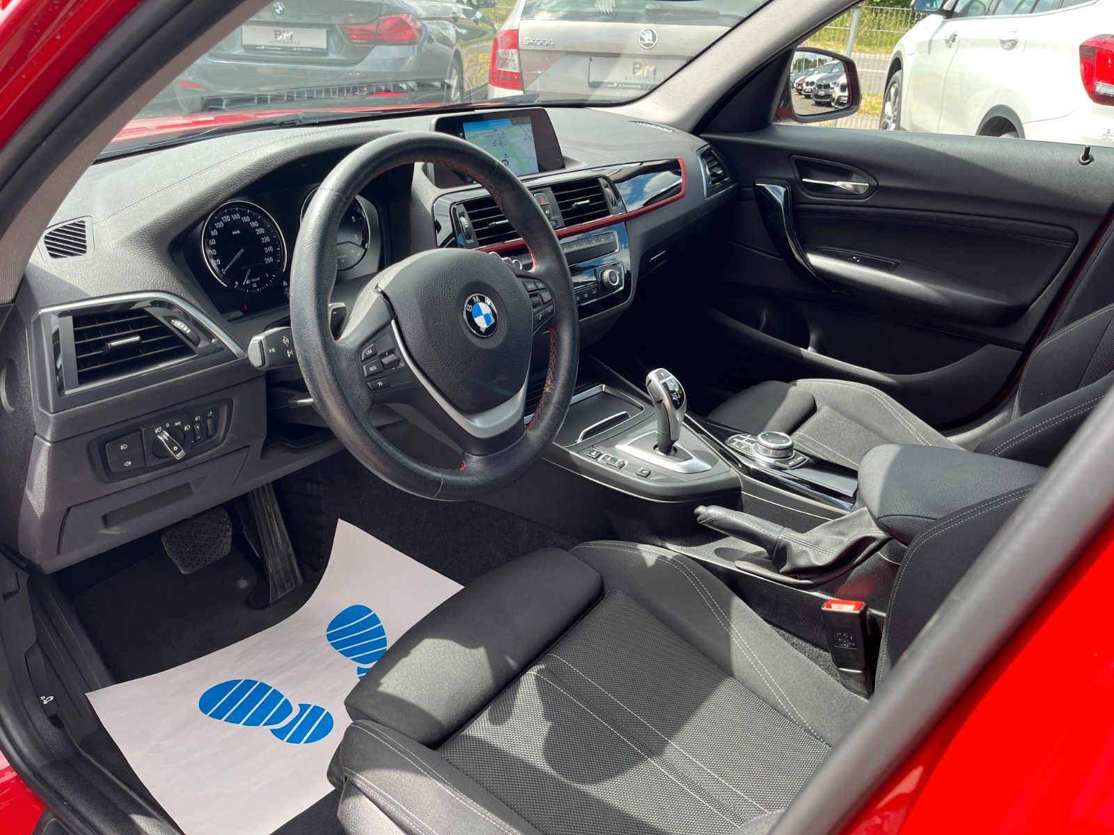 Fahrzeugabbildung BMW 120d xDrive SPORT LINE Sport-Aut Navi LED Kamera