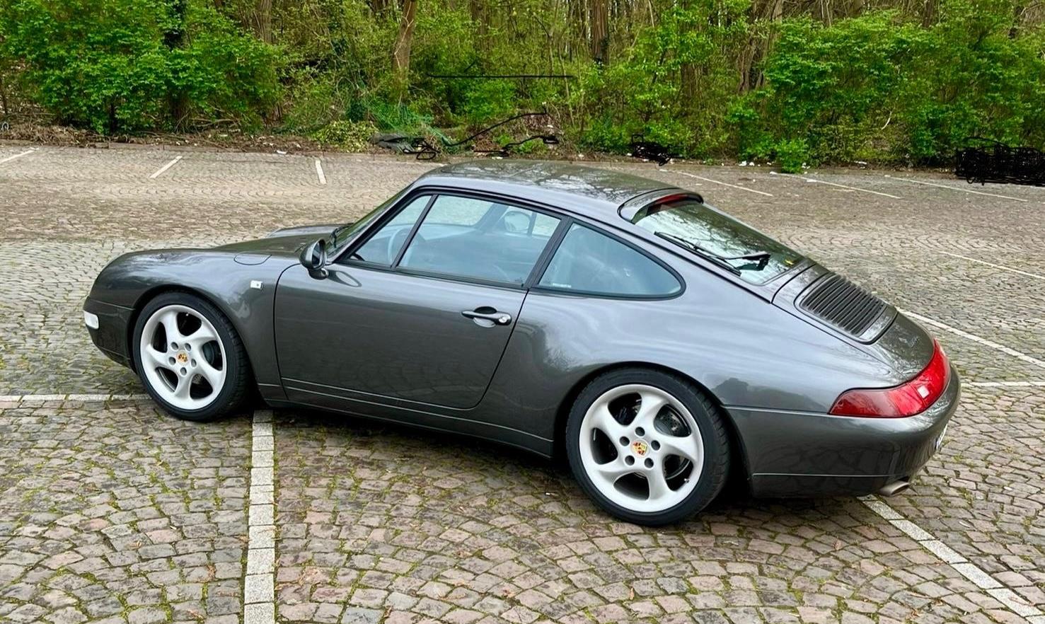 Porsche 993 Carrera 2 Tiptronic
