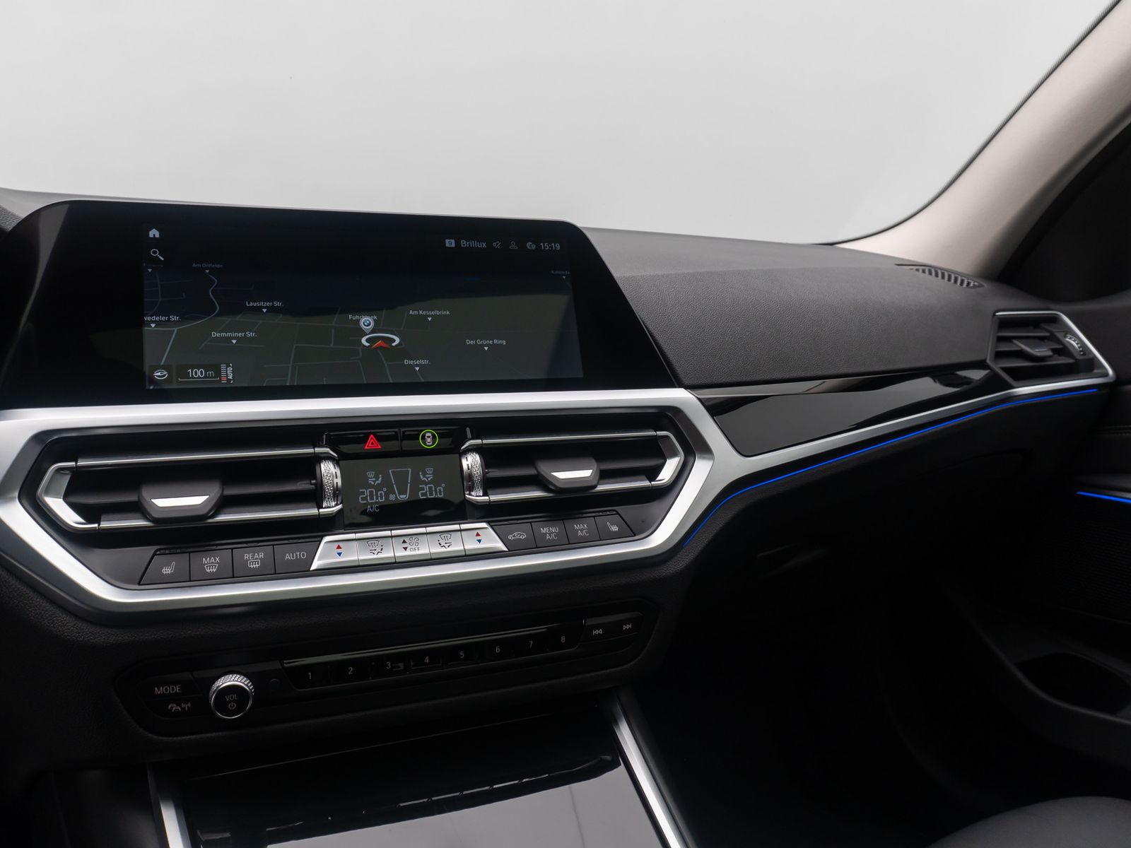 Fahrzeugabbildung BMW 330d xD Sport Line DAB Kamera Laser Panorama