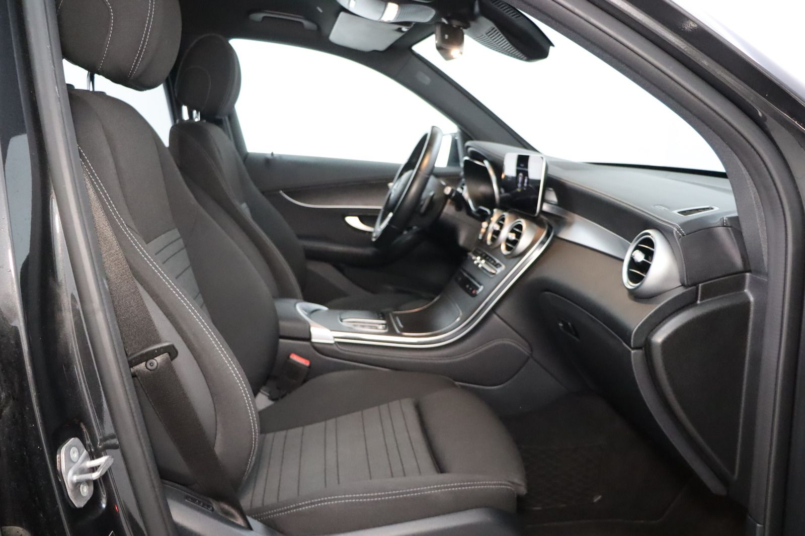 Fahrzeugabbildung Mercedes-Benz GLC 300 e 4Matic * DIS * RFK * LED