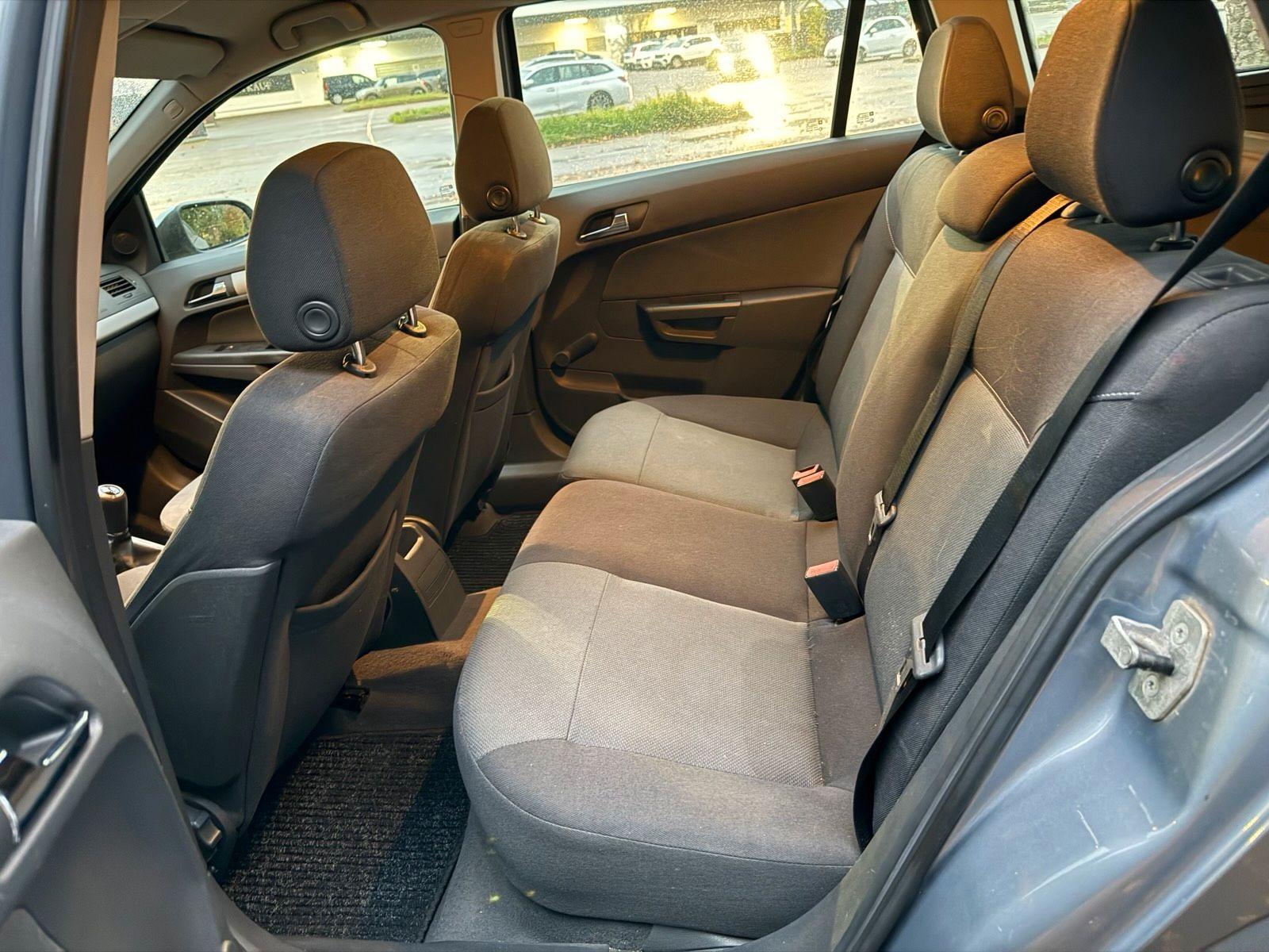 Opel Astra 2006 — photo 14