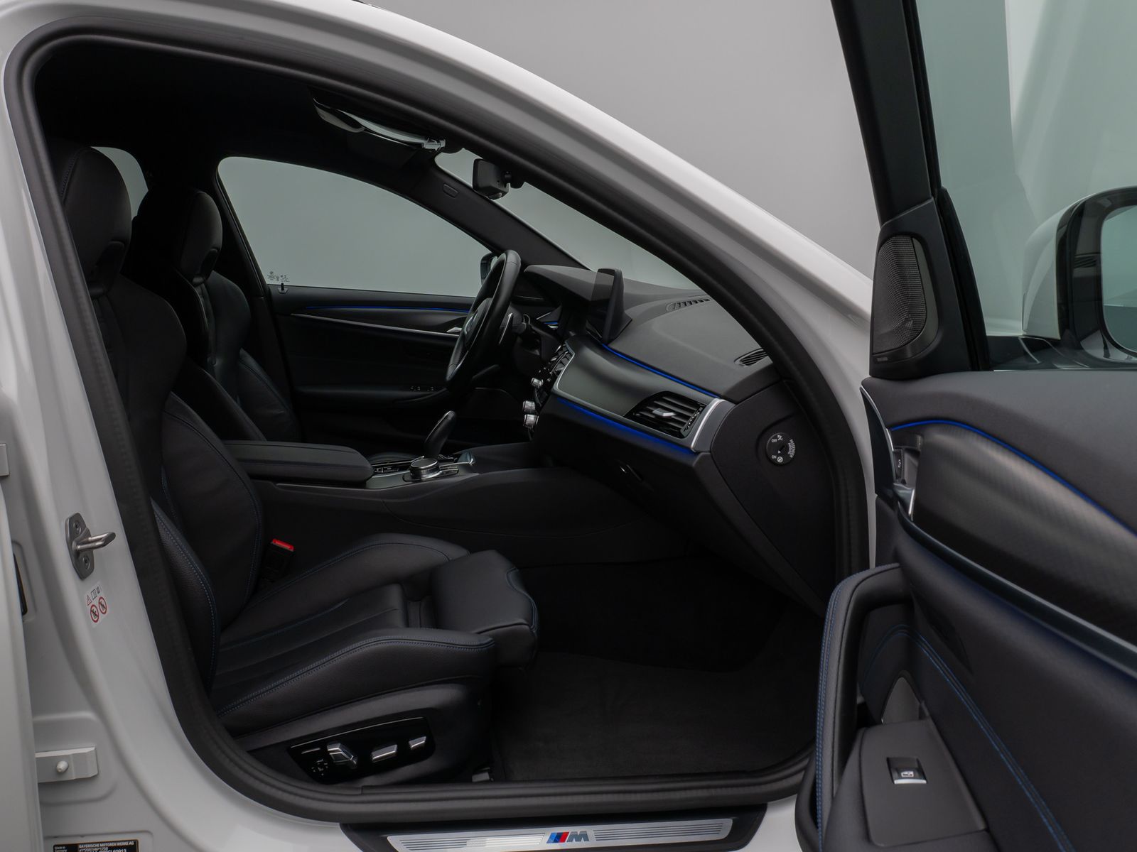 Fahrzeugabbildung BMW 540d xD M Sport Kamera DAB H/K AHK Alarm 20Zoll