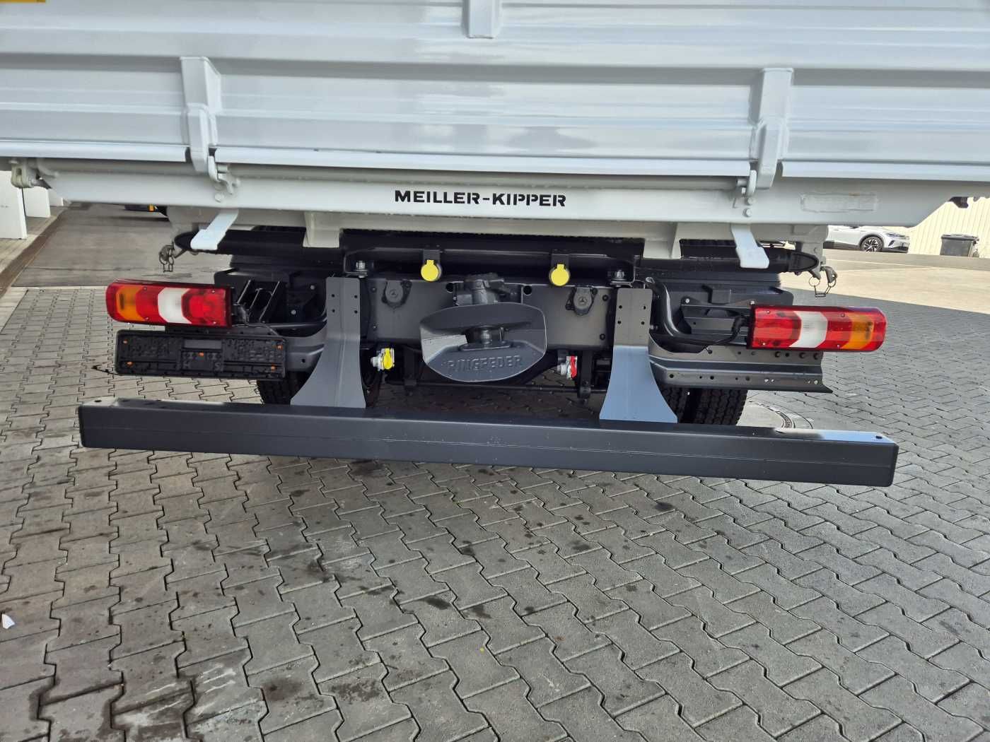 Fahrzeugabbildung Mercedes-Benz Atego 823 KK Kipper+Kran+Funk+Greifersteuerung