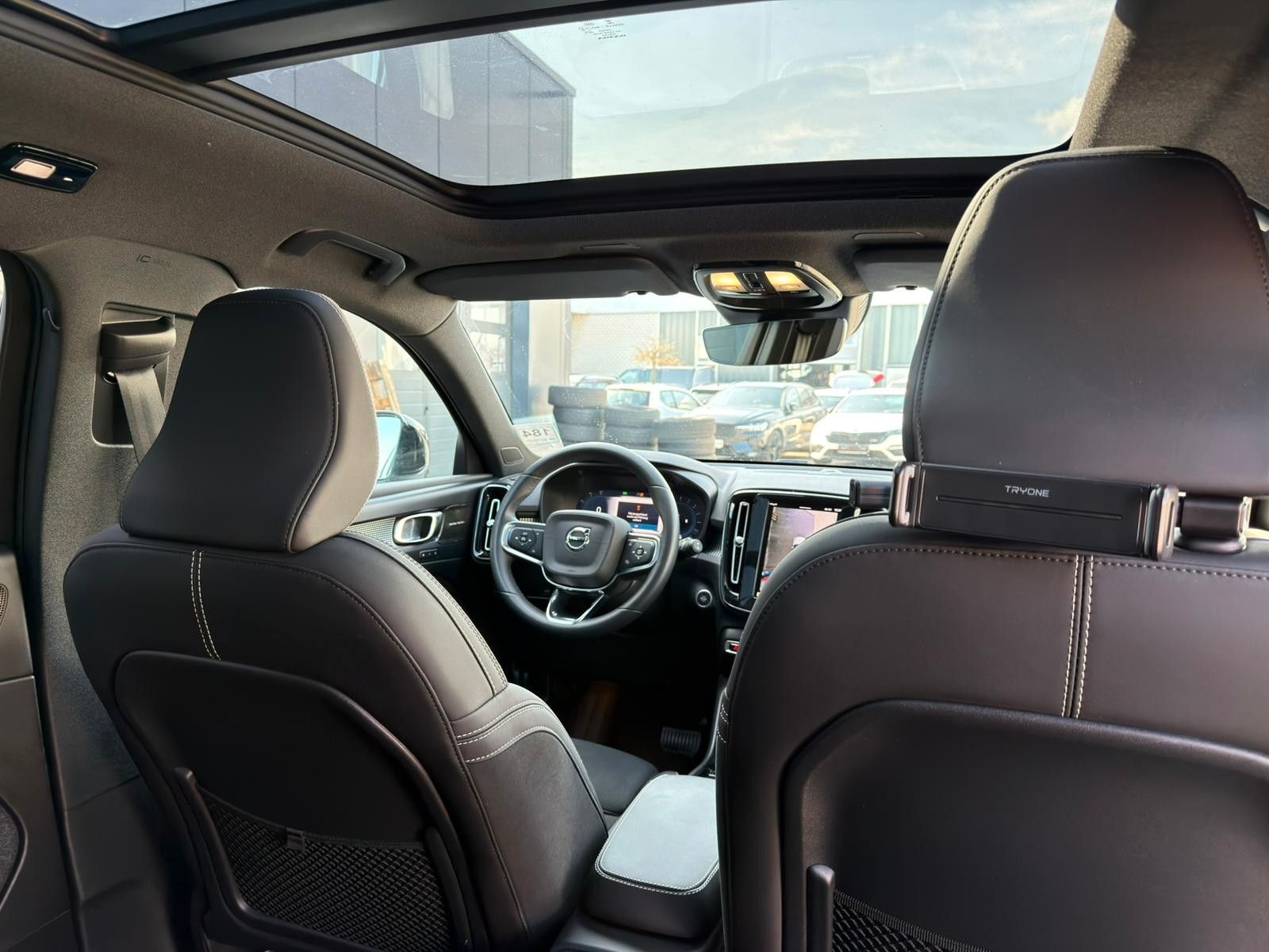 Fahrzeugabbildung Volvo XC40 B4 AWD Ultimate Dark*PANO*STDHZG*360°*ACC