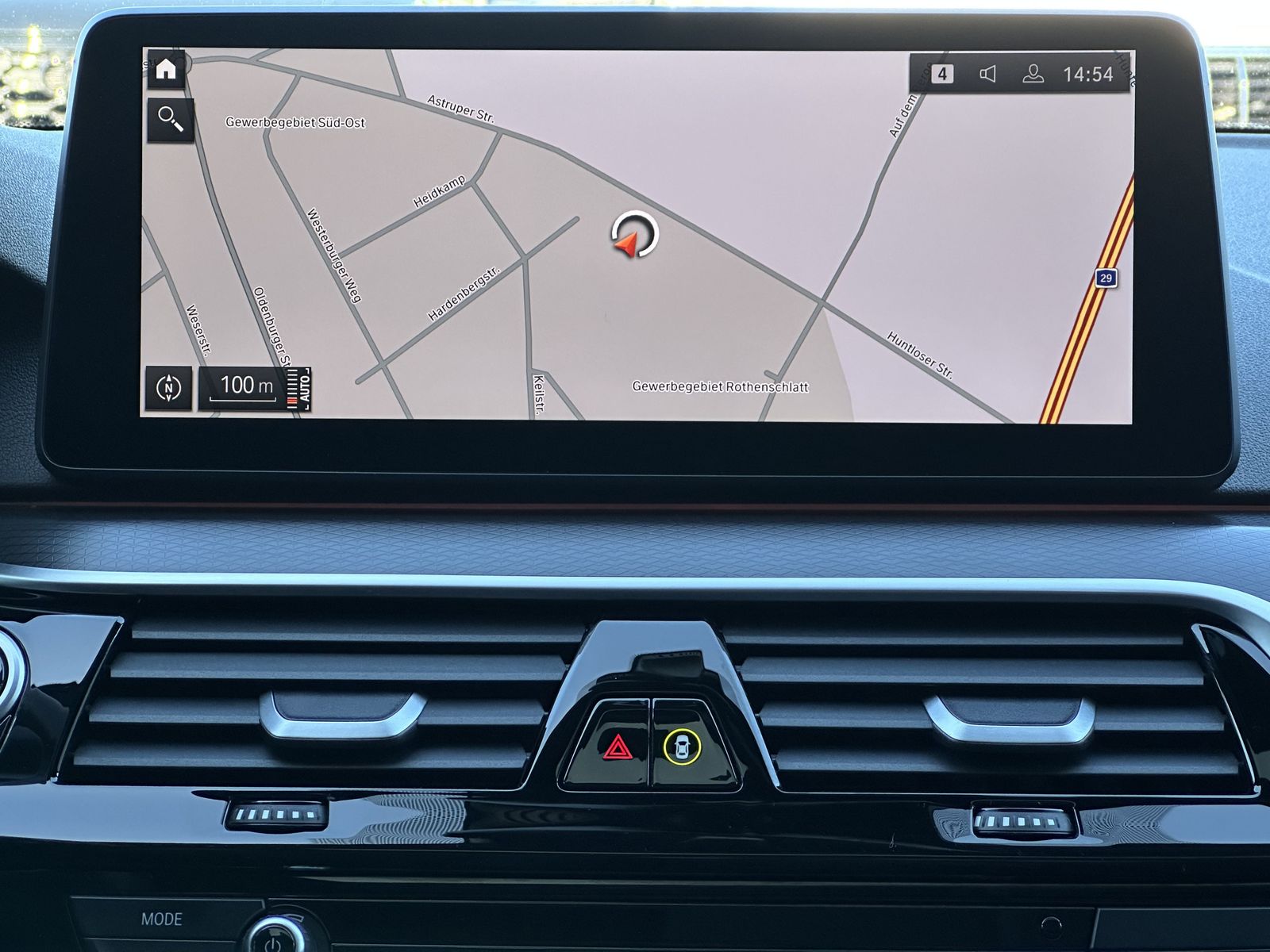 Fahrzeugabbildung BMW 520d Touring M-Sport NAV+LED+ACC+PANO+SHZ+LHZG