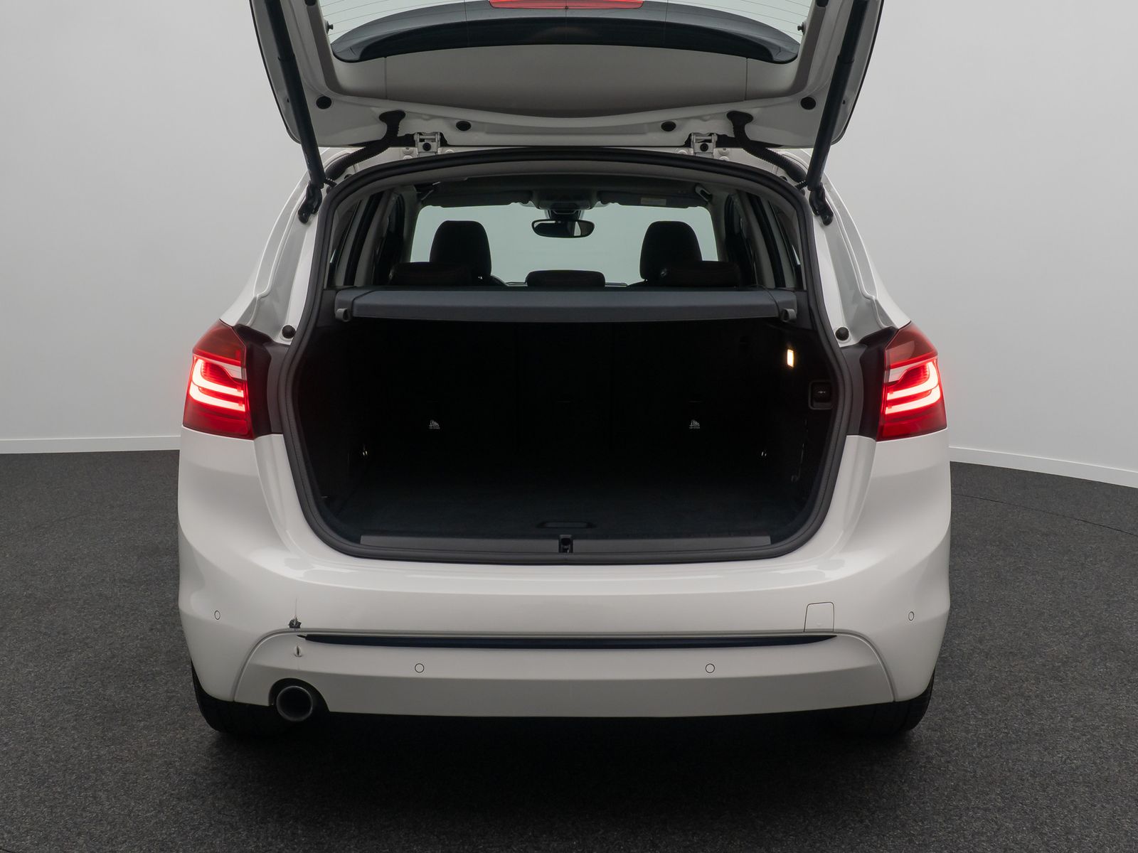 Fahrzeugabbildung BMW 218i Active Tourer Sport Line ParkAssis Navi LED