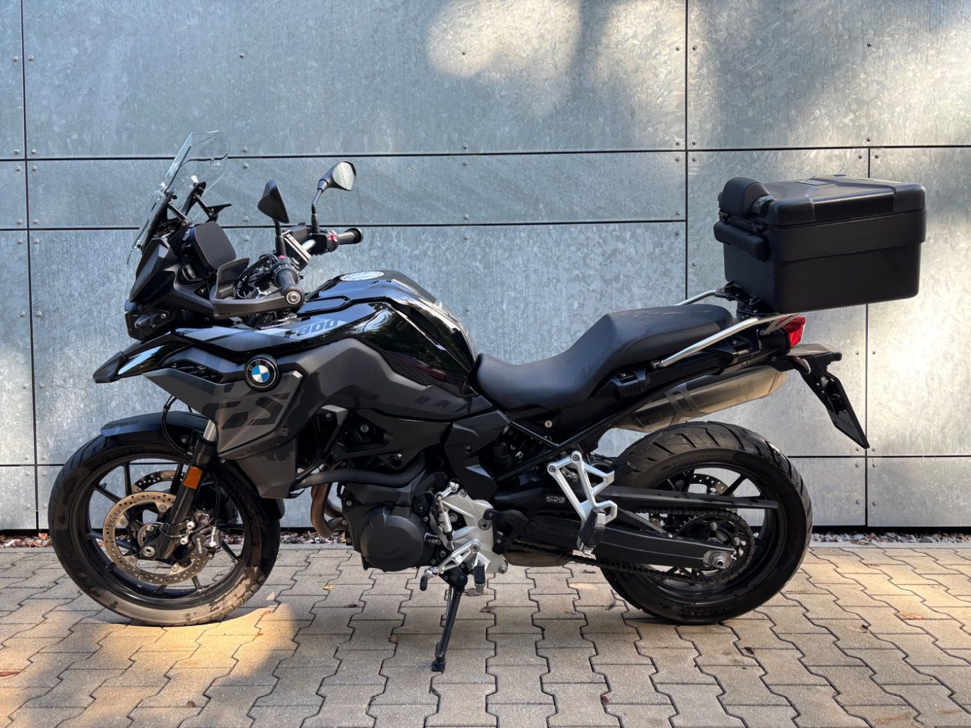 Fahrzeugabbildung BMW F 800 GS Style Triple Black Tieferlegung Topcase