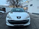 Peugeot, 206+ - Peugeot 206 von privat