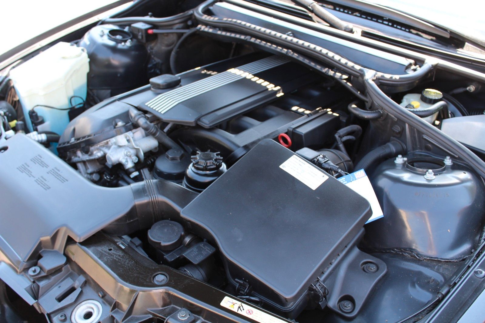 330Ci CABRIO 1. Hand Scheckheft!!