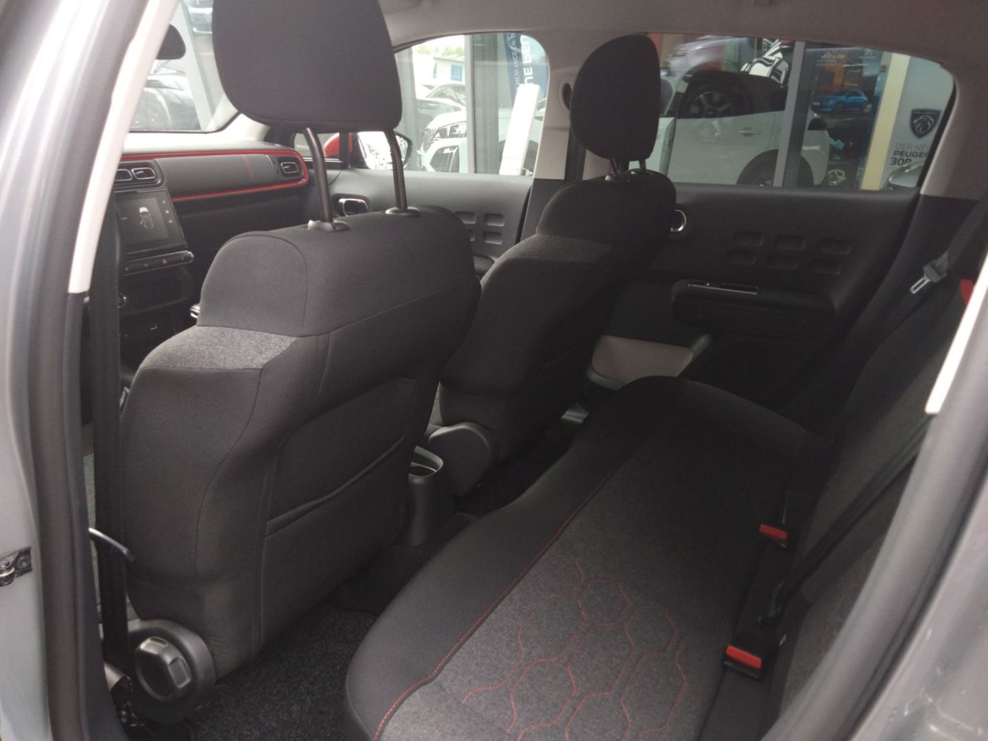 Fahrzeugabbildung Citroën C3 PureTech 110 S&S Shine Navi CarPlay Klimaauto