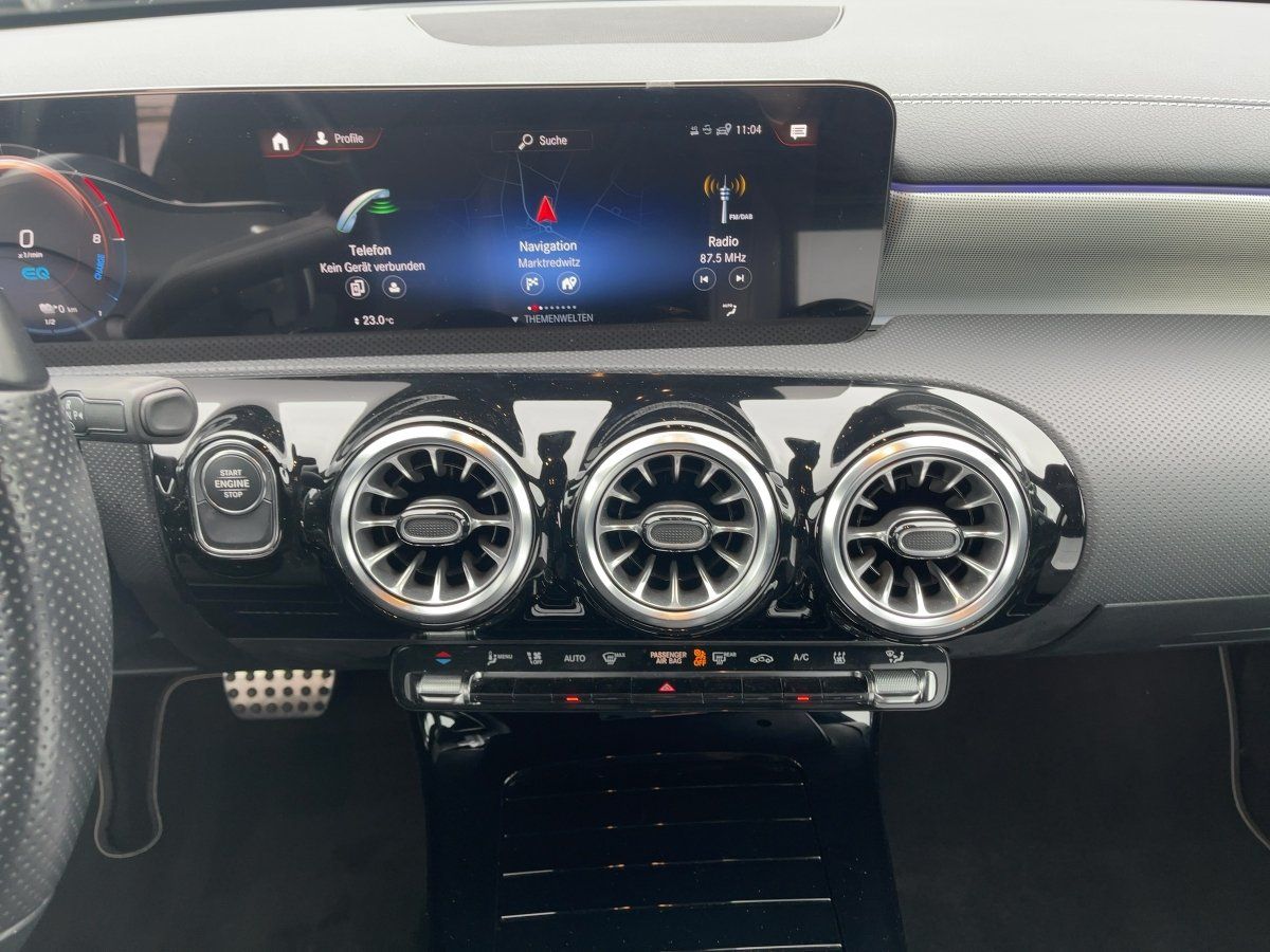 Fahrzeugabbildung Mercedes-Benz A 250 e AMG/Night/Kamera/LED/18''