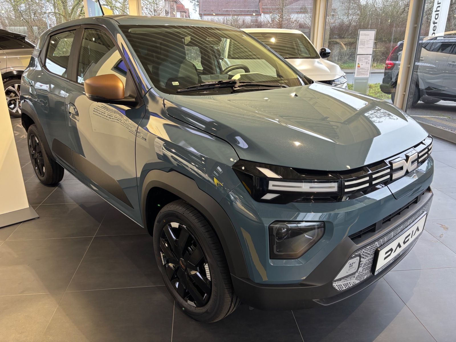 Fahrzeugabbildung Dacia Spring Electric Extreme 65 mit Schuko Typ2