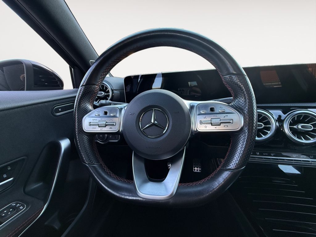 Fahrzeugabbildung Mercedes-Benz A 250 7G-DCT AMG Line