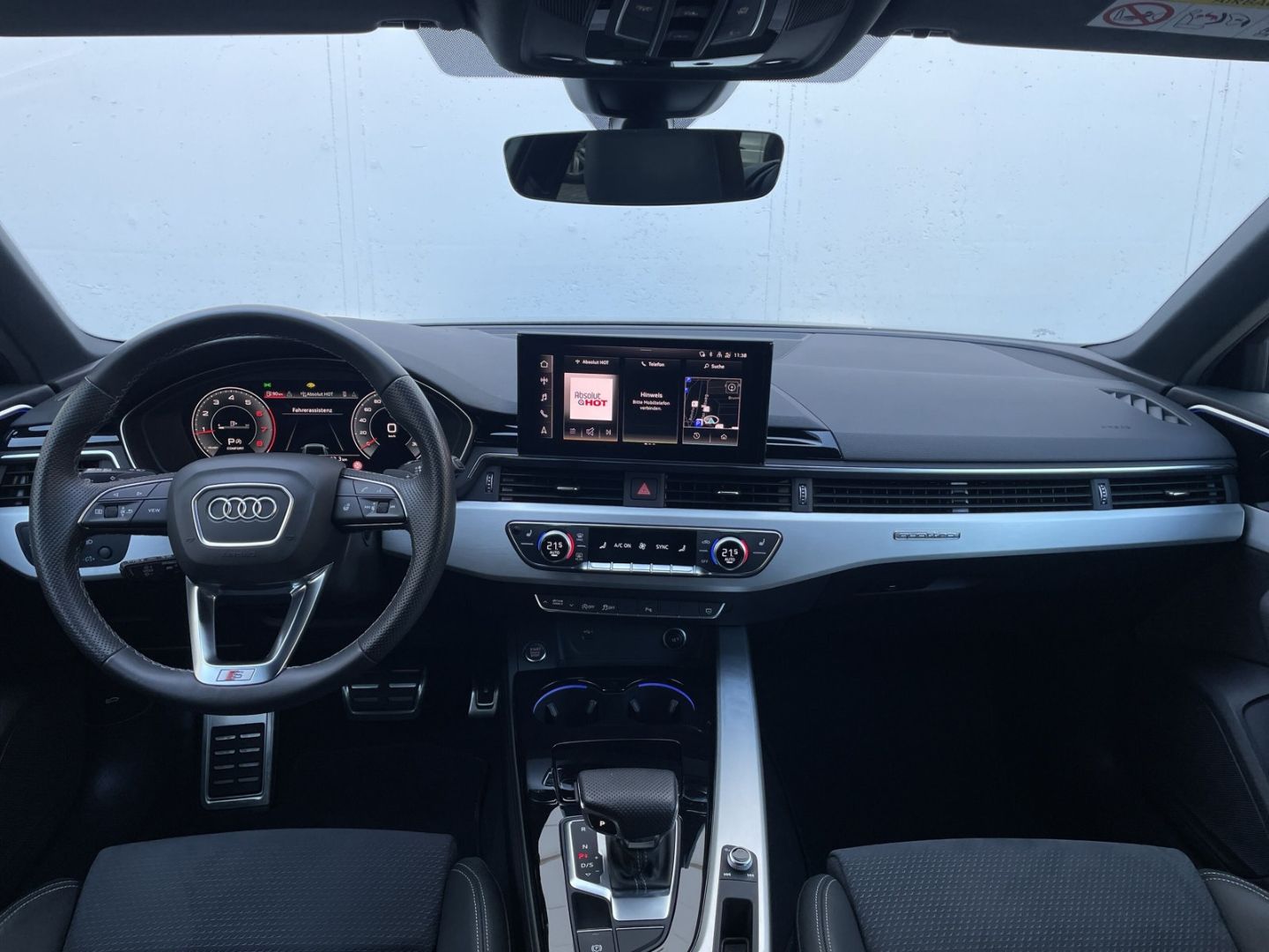 A4 40 TFSI Avant S line quattro Matrix/AHK/Pano/