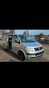 Volkswagen T5 - Volkswagen T5 Shuttle mit Diesel-Antrieb