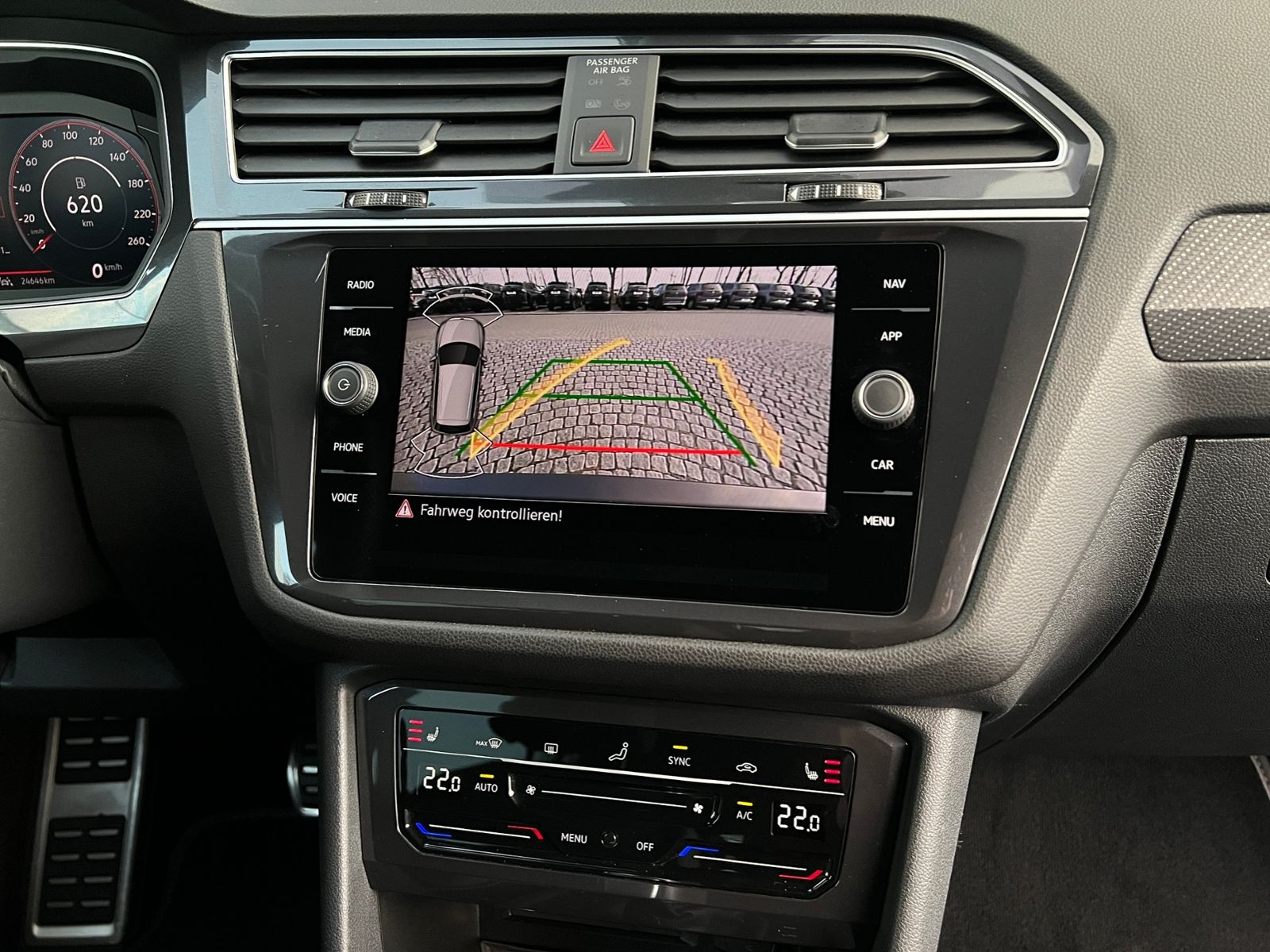 Fahrzeugabbildung Volkswagen Tiguan Allspace R-Line 2.0 TDI DSG 4MOTION *AHK,