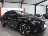 Audi Q8 e-tron SPORTBACK 50 Quattro ADVANCED BLACK + - Audi Q8 e-tron: Alcantara