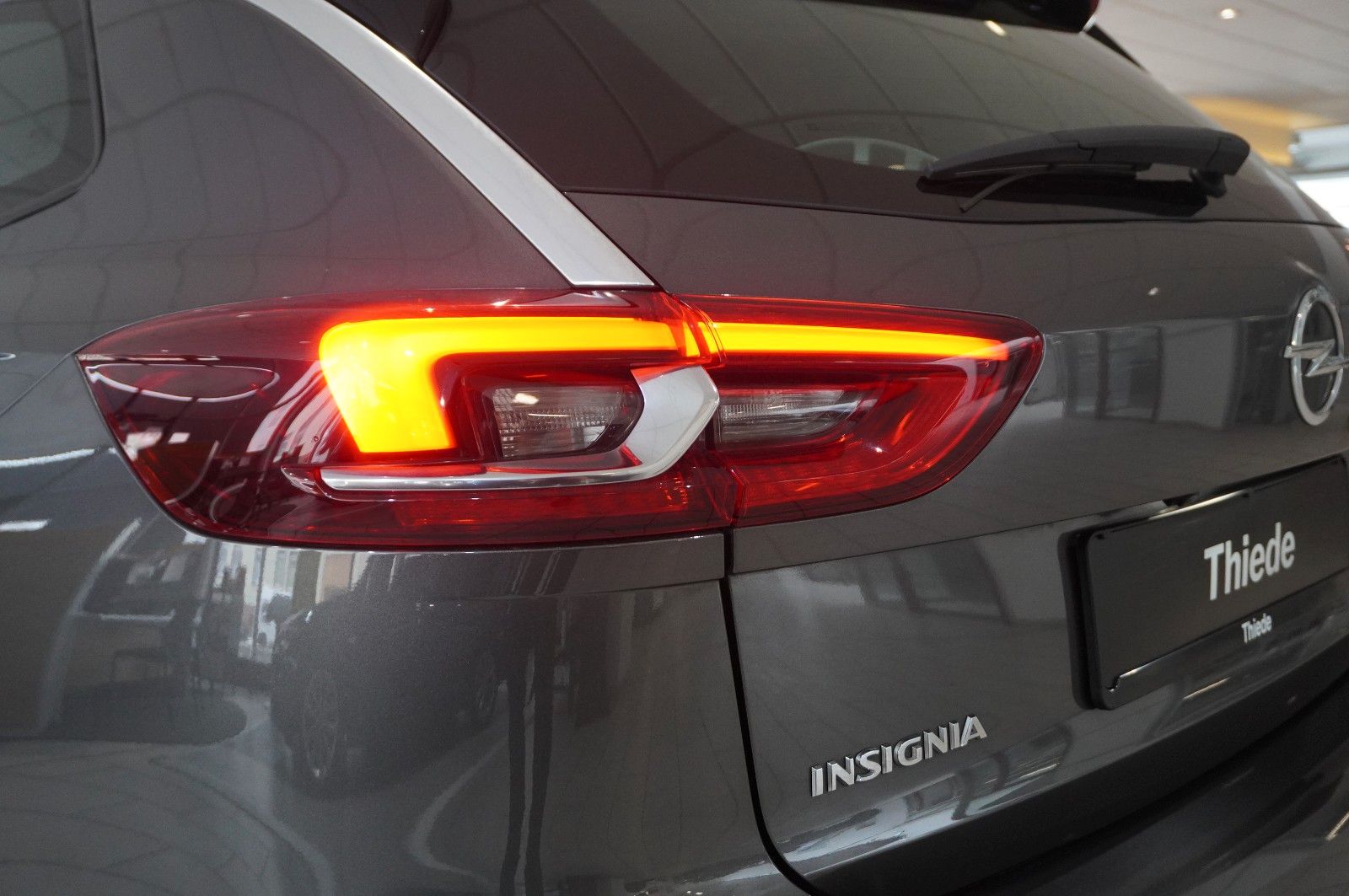 Fahrzeugabbildung Opel Insignia B ST 2.0D BUSINESS NAVI/LED/KAMERA/HUD