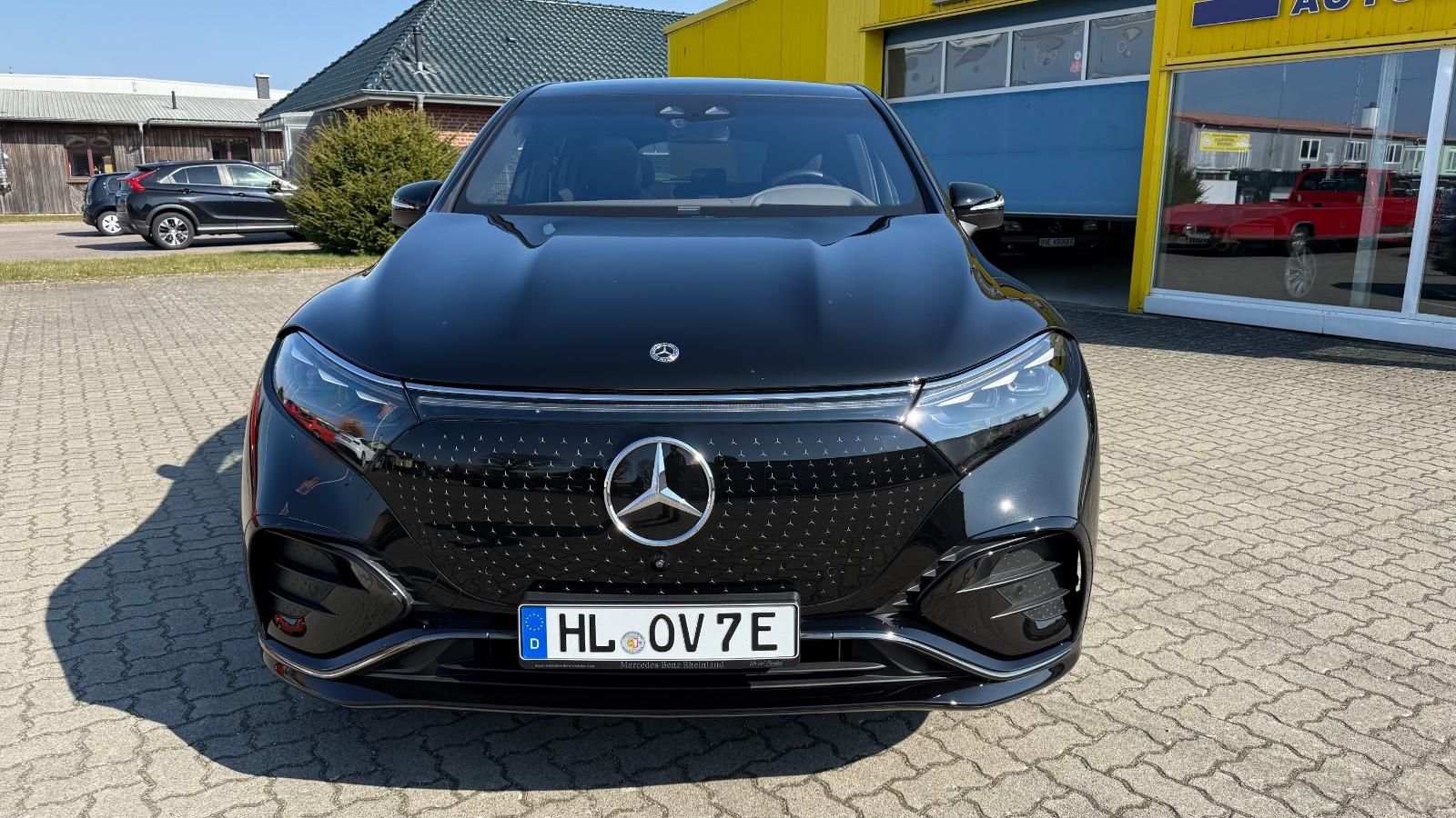 Mercedes-Benz EQS SUV 450+ AMG Hyperscreen, Massage, Vollaust.