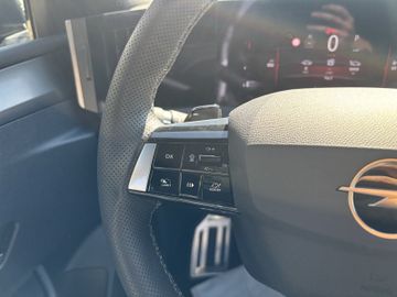 Bild 13 Opel Astra GS AT8/NAVI/SHZ+LHZ/PDC vo+hi+360Cam