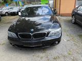 BMW 750i A - BMW 750 aus 2006: 750i