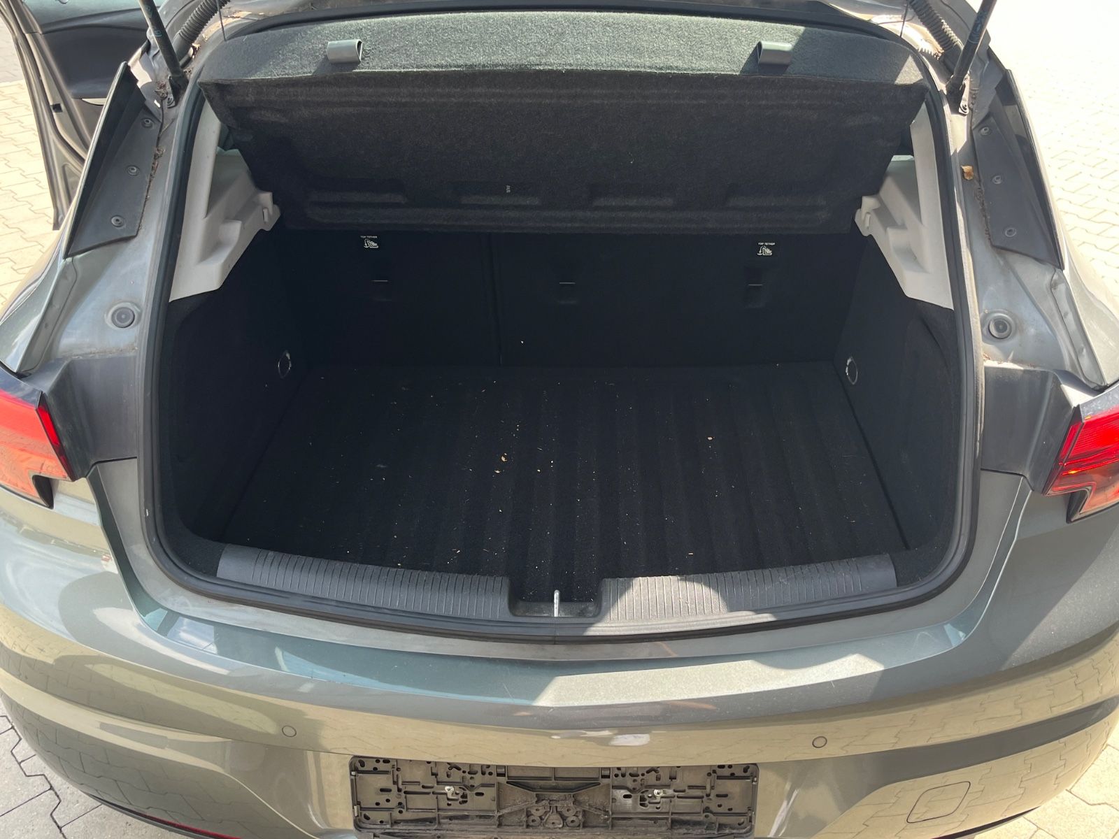 Fahrzeugabbildung Opel Astra K Lim. 5-trg. Edition DISPLAY DEFEKT
