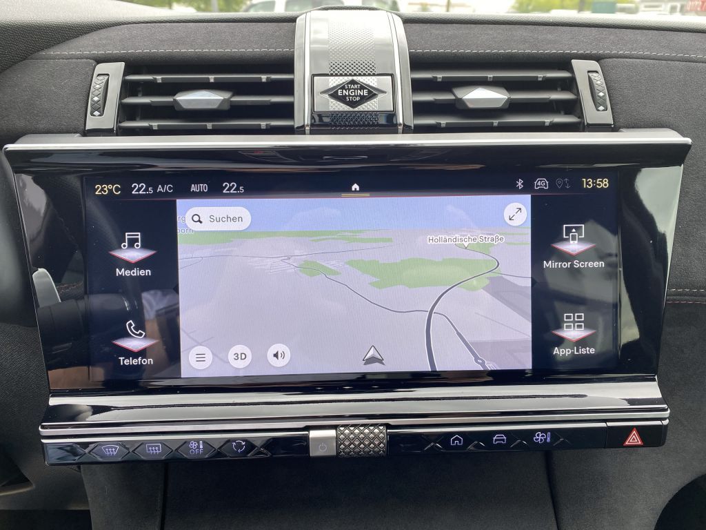Fahrzeugabbildung DS Automobiles DS7 BlueHDI 130 Aut. PERFORMANCE LINE + *AZV*