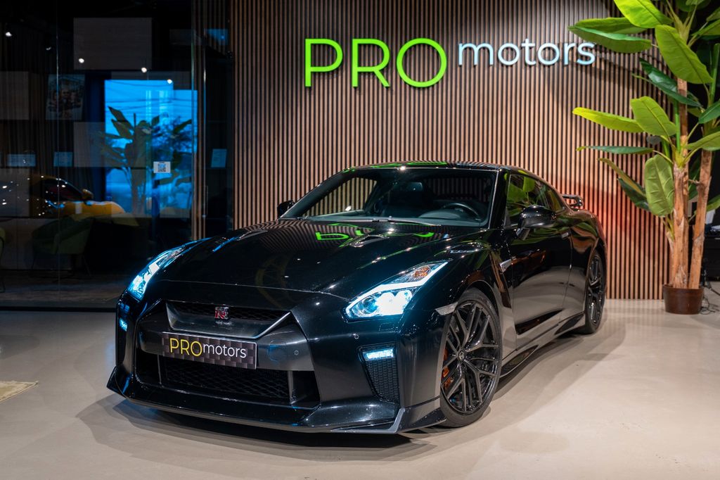 Nissan GT-R