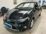 Toyota Auris Life - schwarze Toyota Auris