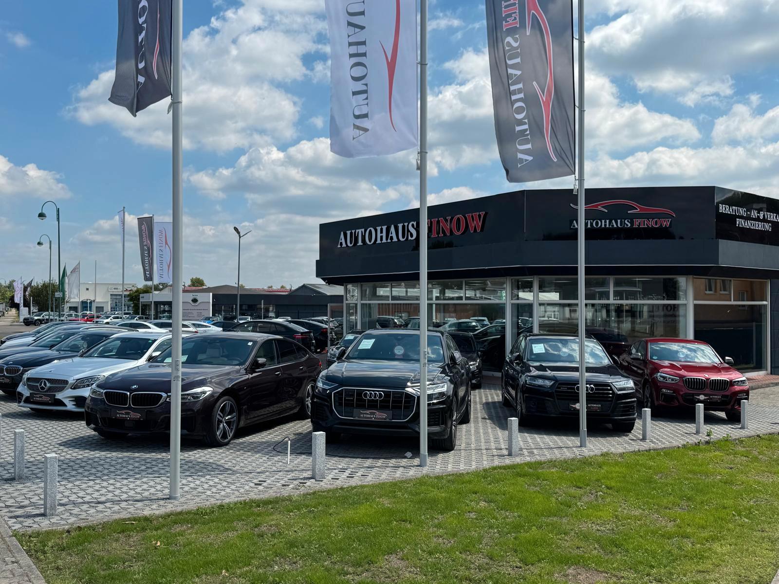 showroom-image-top