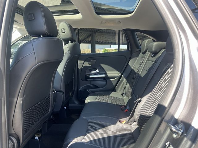 Mercedes-Benz GLA 220