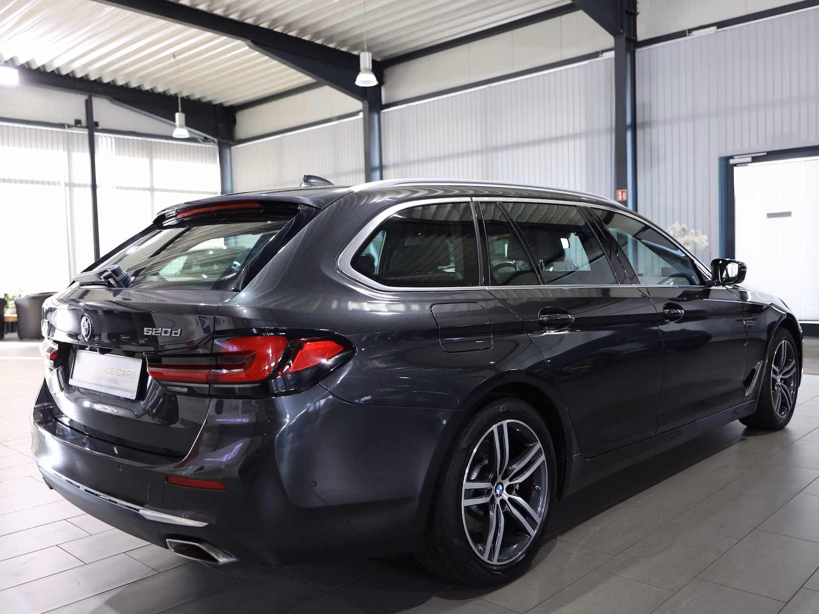 BMW 520d Touring xDrive LUXURY / LASER / PANORAMA