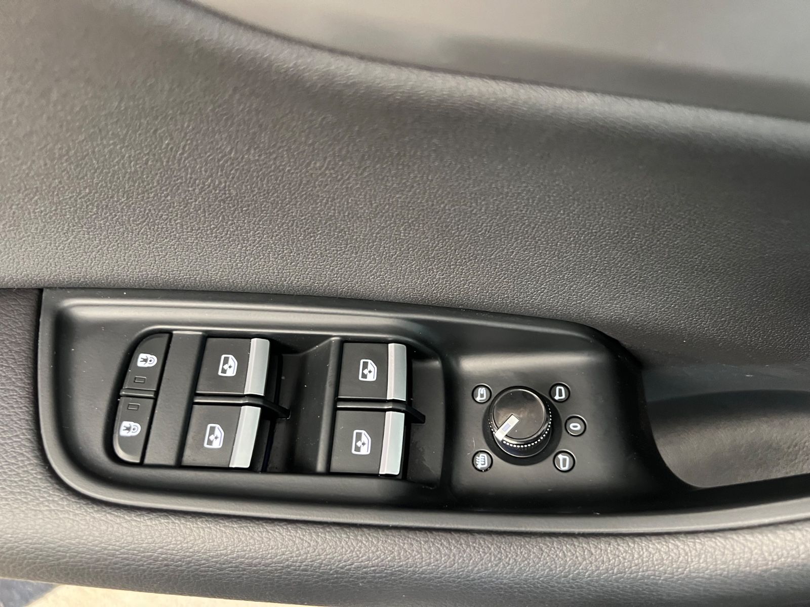 Fahrzeugabbildung Audi Q8 50 TDI quattro * PANO * 4x SITZHEIZUNG * 360