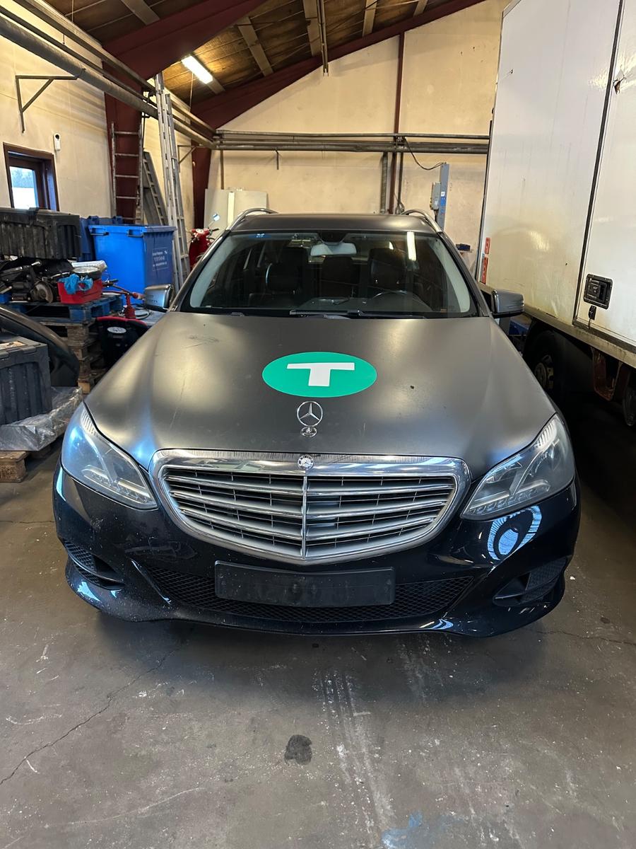 Mercedes-Benz E 200 BlueTEC T AVANTGARDE