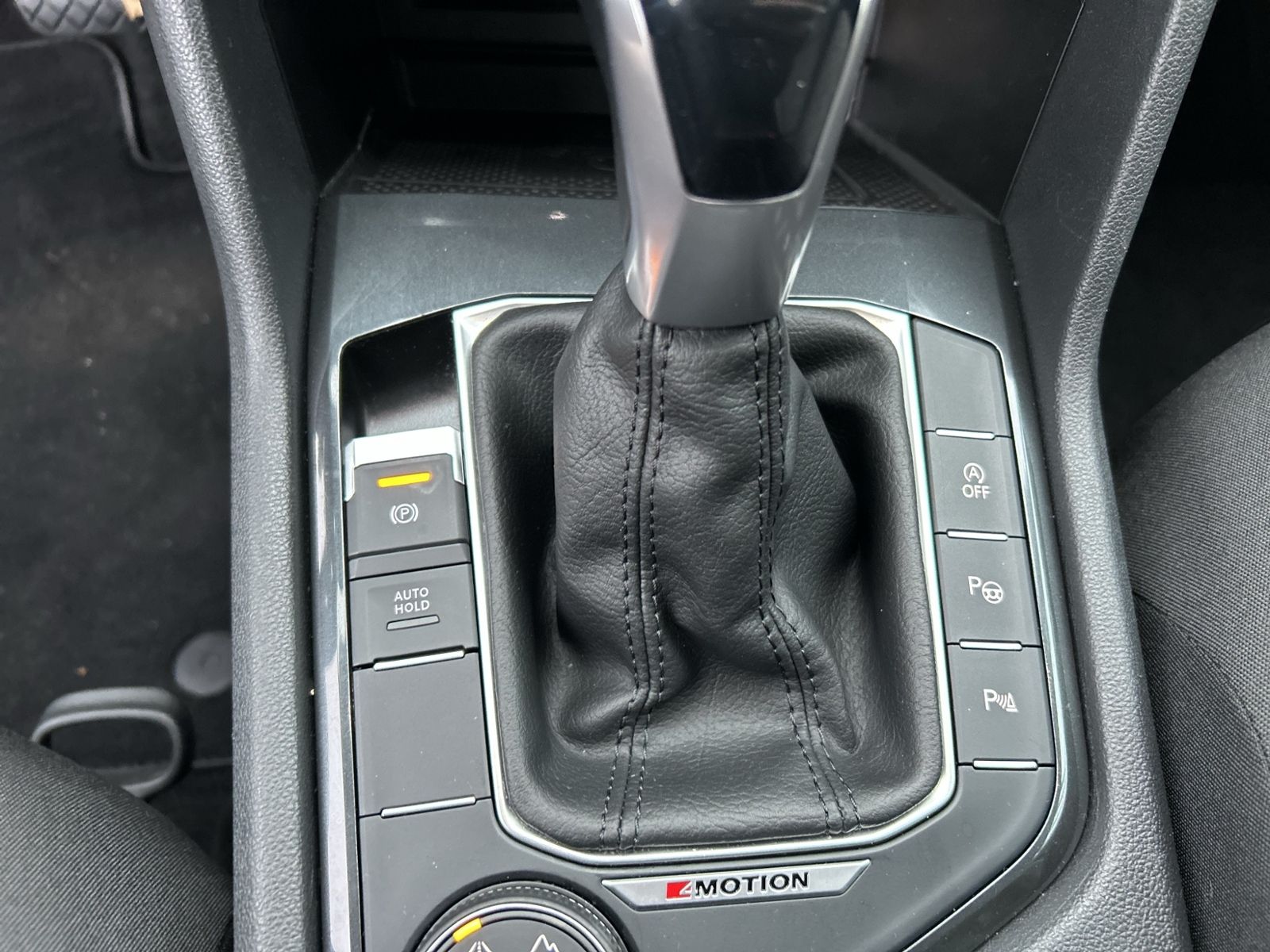 Tiguan Life 2,0 l TDI 4MOTION, AHK, IQ Light, Bu