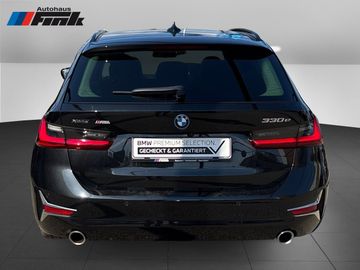 BMW 330e XDRIVE A Luxury Line Head-Up HiFi DAB LED