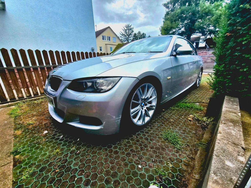 Image of BMW 330
