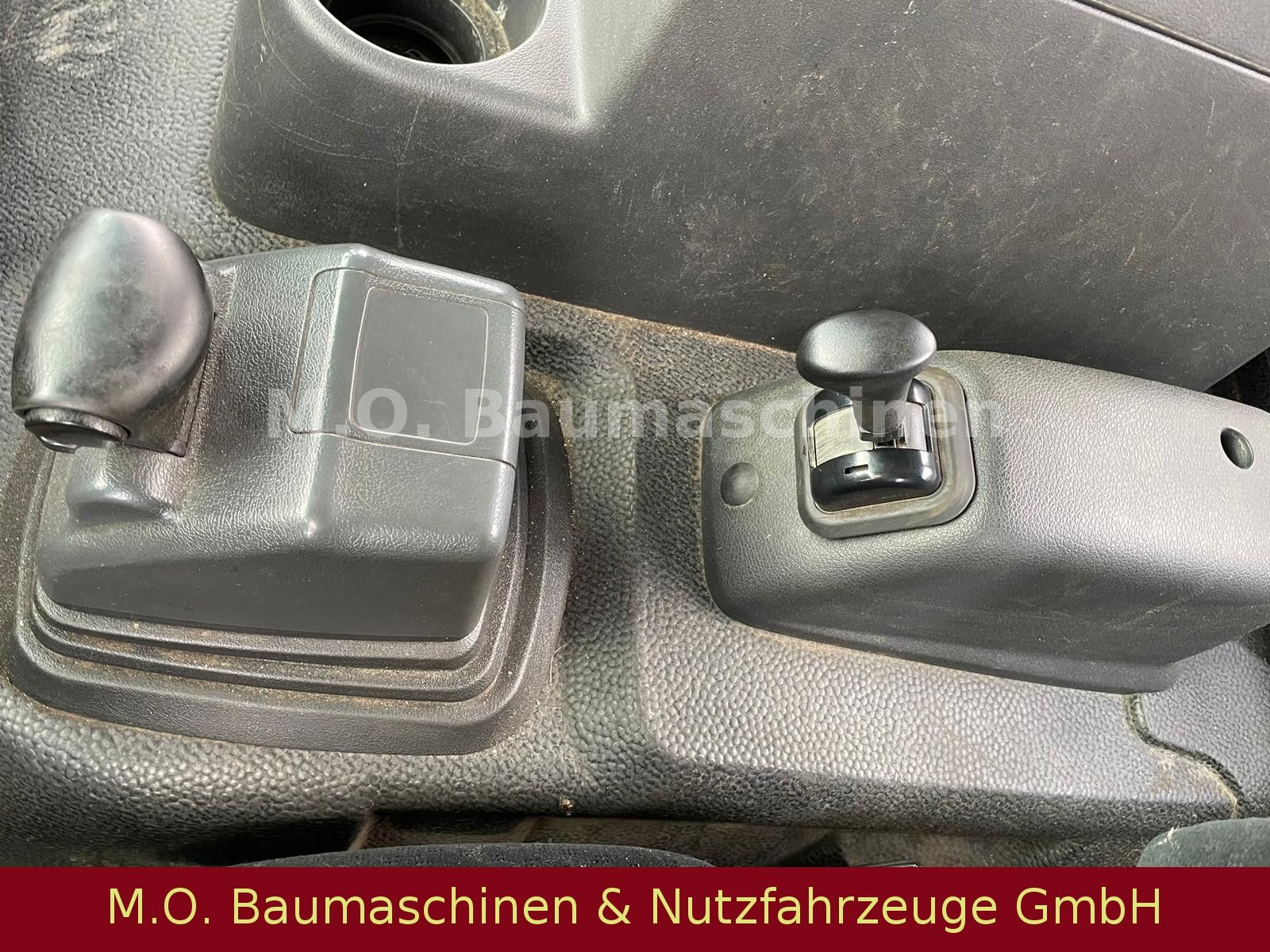 Fahrzeugabbildung Mercedes-Benz Axor 1833 /EPS /Bluetec 5 / 4x2 / Meiler AK12L /