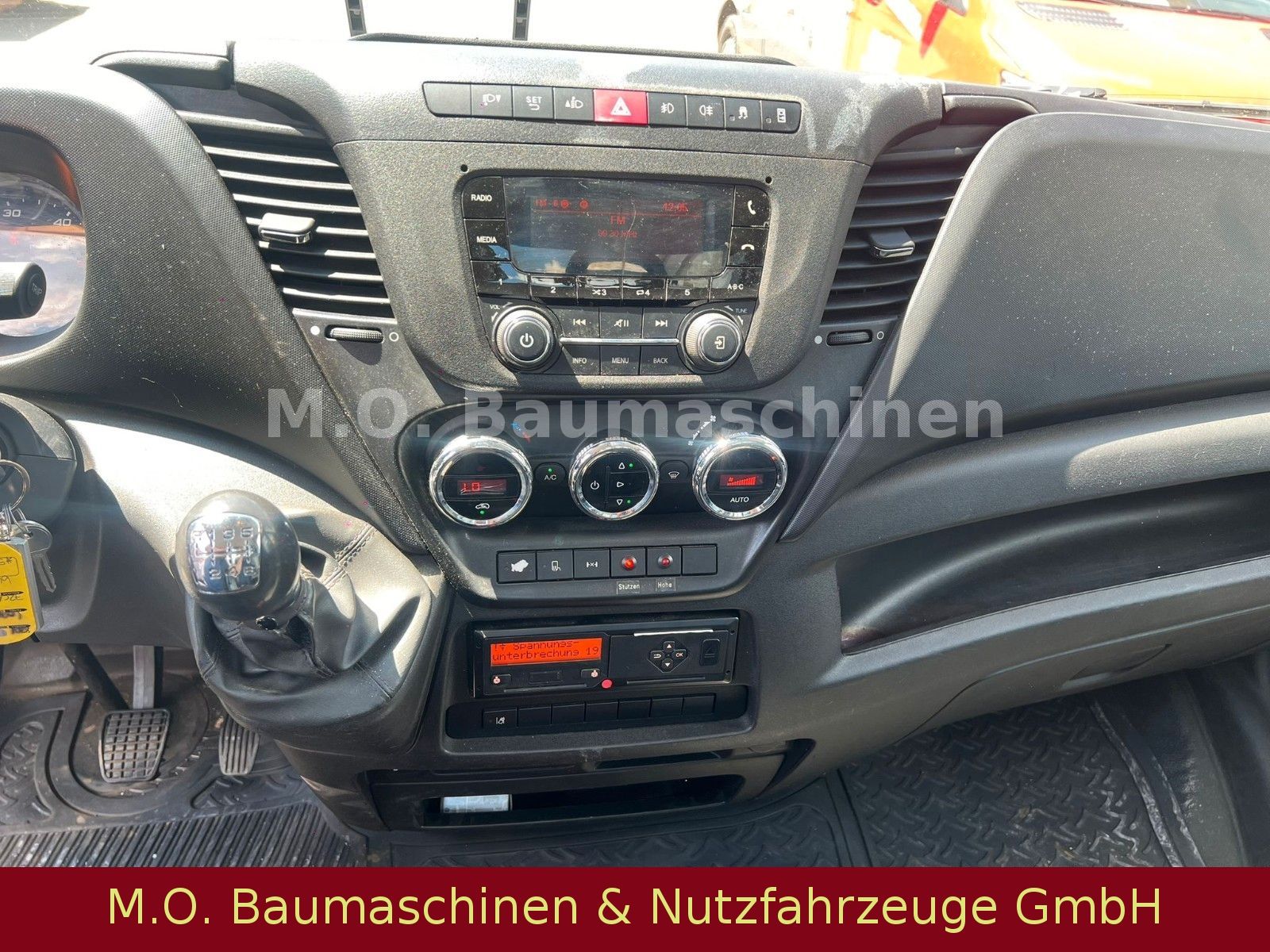 Fahrzeugabbildung Iveco Daily 70C18 / Kipper+Kran Hiab 044 D-2/