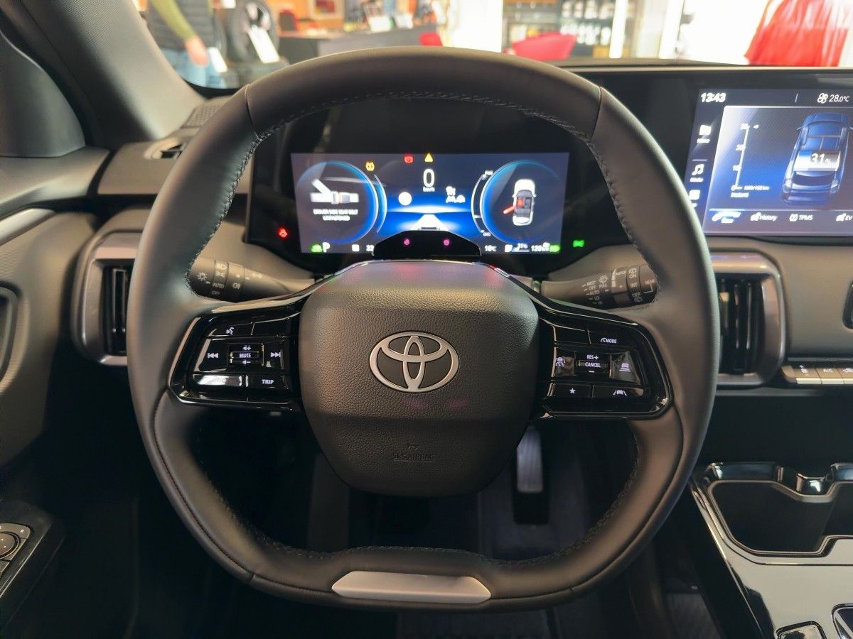Fahrzeugabbildung Toyota Urban Cruiser 61 kWh Teamplay *0,00% Fin. 30.06*