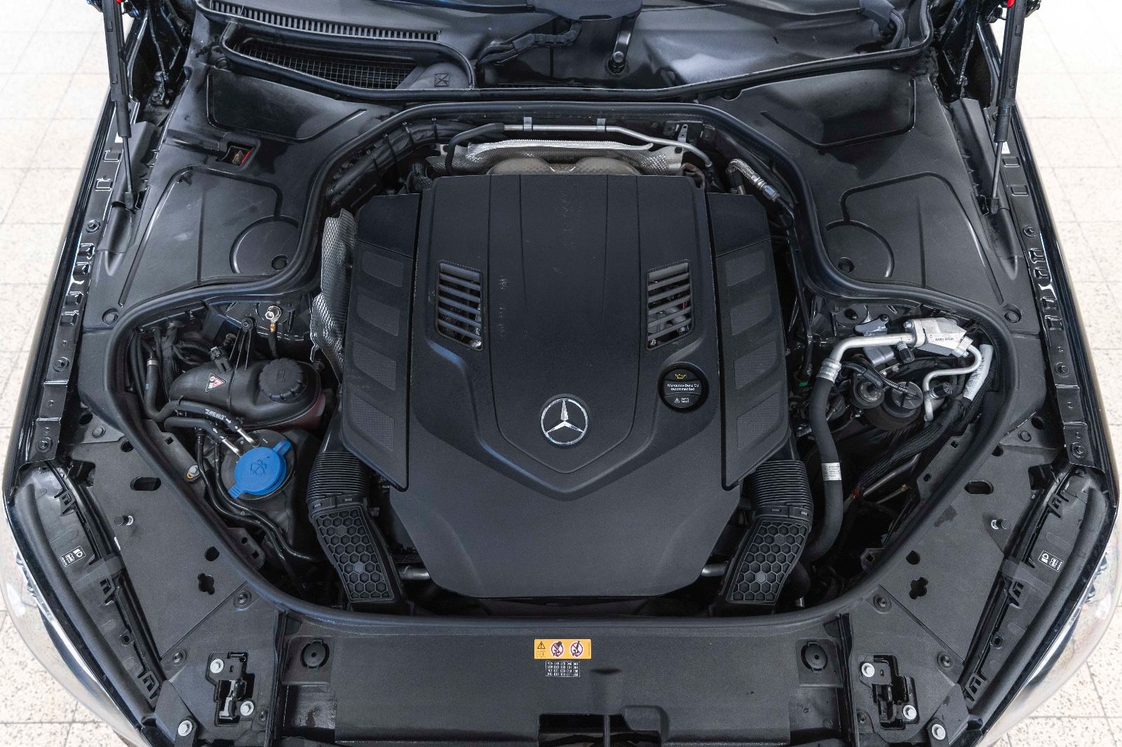 Fahrzeugabbildung Mercedes-Benz S 560 BURMESTER MASSAGE LED HUD 360° LUFT PANO