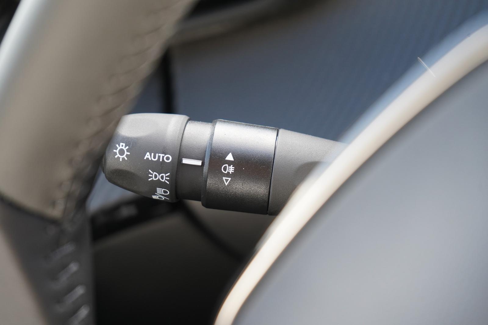 Peugeot 2008 1.2 PureTech LED Navi Kamera