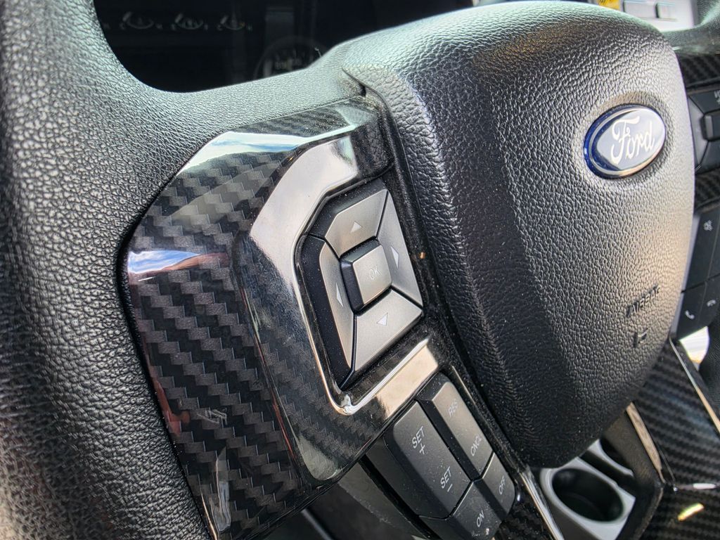 FORD F 150 Lariat 2.7 V6 Benzin FX 4x4 offroad FORD F 150 Lariat 2.7 V6 Benzin FX 4x4 offroad