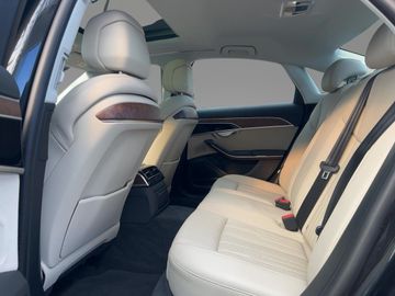 Audi A8 - 9